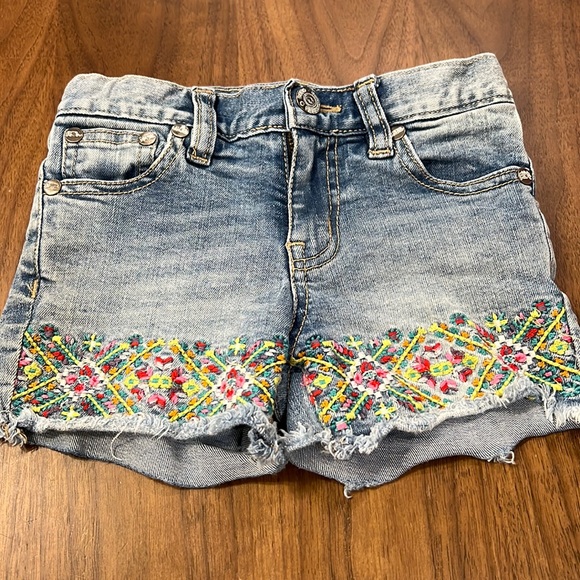 Peek Shorts